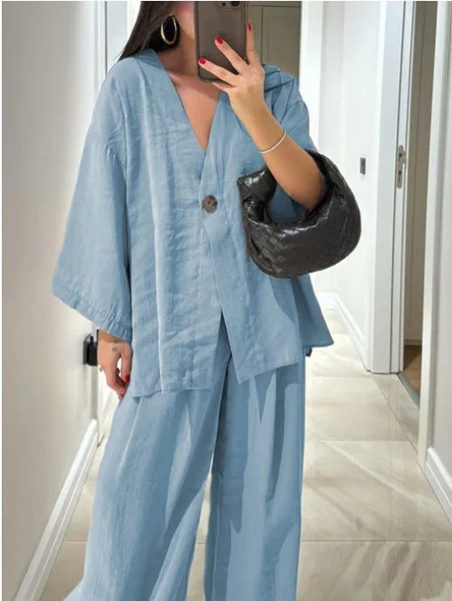 V Yaka Üst ve Pantolon Takım