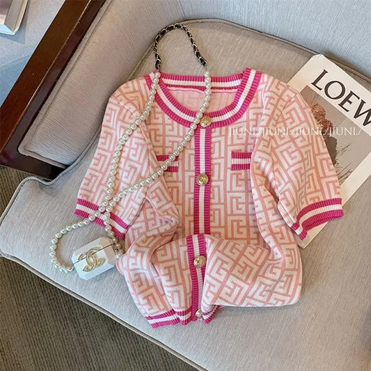 Gold Düğmeli Yuvarlak Yaka Triko Hırka