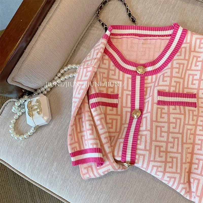 Gold Düğmeli Yuvarlak Yaka Triko Hırka